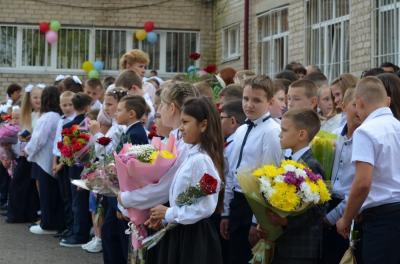 1 сентября торжественно распахнули свои двери школы района