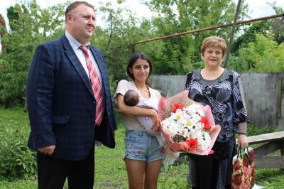 В поселке Хотынце живет 1700 новорожденный в Орловской области.